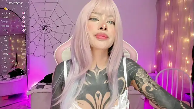 Snapshot of AlinaLukyanova chatting on 27, 11, 2025 AlinaLukyanova online show from 27, 11, 2025