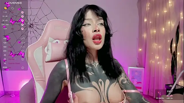 Snapshot of AlinaLukyanova chatting on 21, 11, 2025 AlinaLukyanova online show from 21, 11, 2025