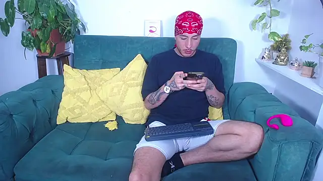 Snapshot of Borsalino_Adam chatting on 15, 10, 2025 Borsalino Adam online show from 15, 10, 2025