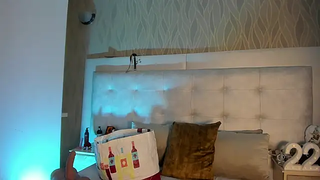 AbbyBeck online show from 23, 10, 2025