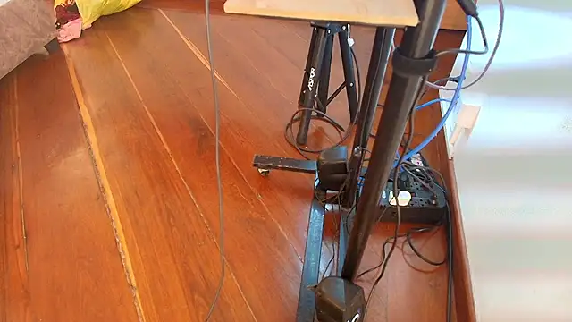 zarah andrew   online show from 21, 11, 2025