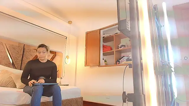 zarah andrew   online show from 23, 11, 2025