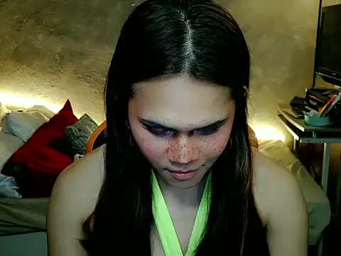 Snapshot of YllanaAltheaXxX chatting on 28, 5, 2026 YllanaAltheaXxX online show from 28, 5, 2026