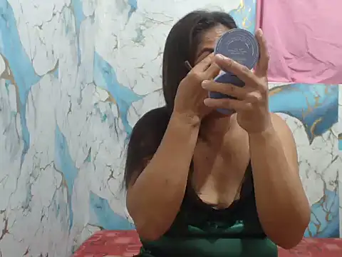 Snapshot of Juicy_69xx chatting on 15, 6, 2026 Juicy 69xx online show from 15, 6, 2026