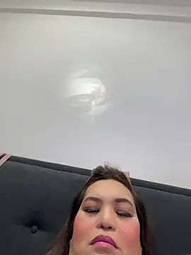 ashleygrahamts online show from 9, 4, 2026