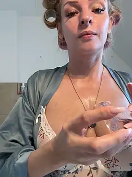  Katherine Pierce  online show from 1, 12, 2025