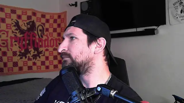 DevilPup75  online show from 12, 9, 2025