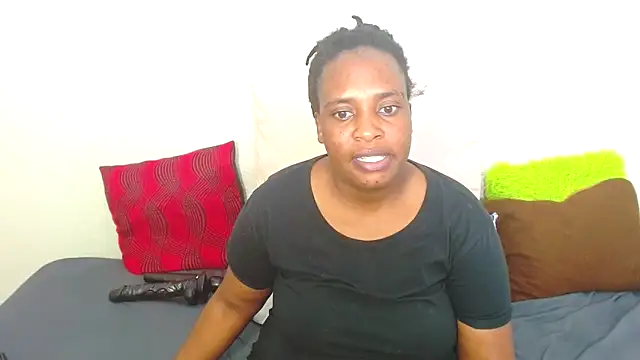 QueenRomaxx1 online show from 9, 11, 2025