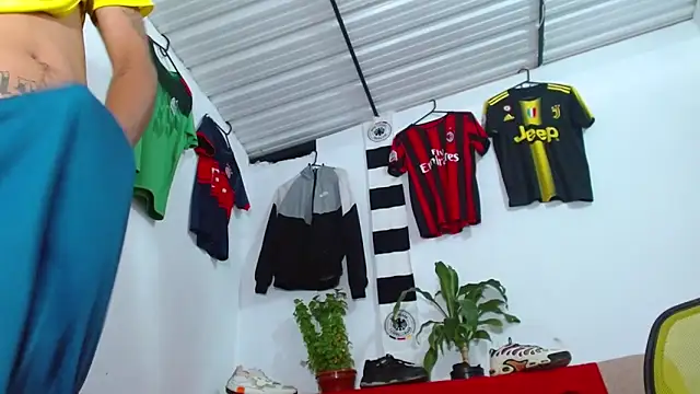 skinny23cm online show from 27, 2, 2026