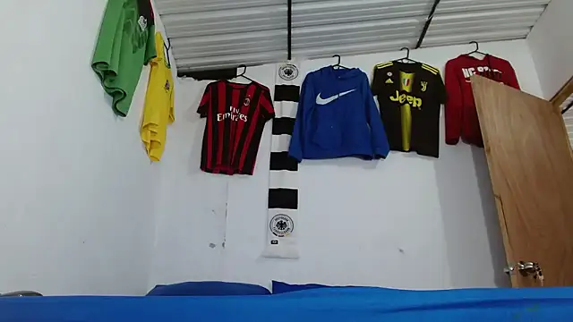 skinny23cm online show from 12, 2, 2026