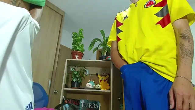 skinny23cm online show from 15, 11, 2025