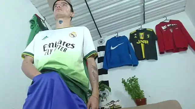 skinny23cm online show from 13, 2, 2026