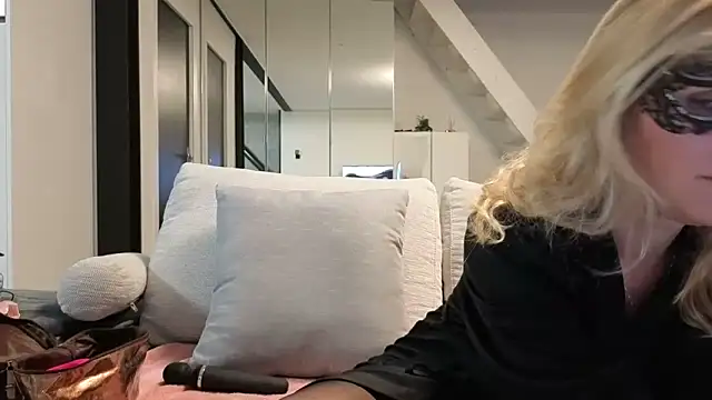 bellemasquer online show from 15, 3, 2026