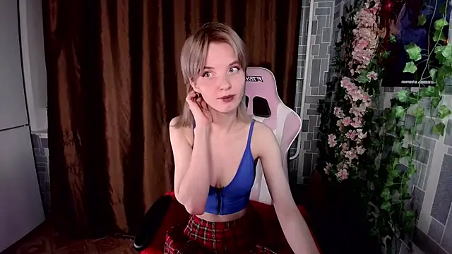 Snapshot of Madelaineses chatting on 7, 5, 2026 Madelaineses online show from 7, 5, 2026