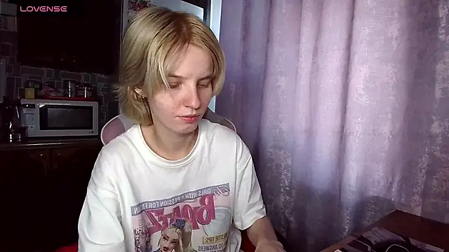 Snapshot of Madelaineses chatting on 15, 7, 2026 Madelaineses online show from 15, 7, 2026
