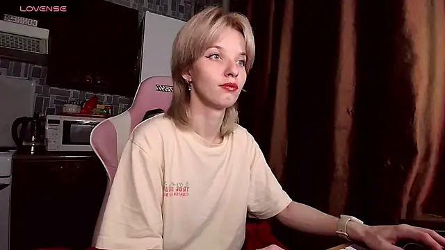 Snapshot of Madelaineses chatting on 28, 5, 2026 Madelaineses online show from 28, 5, 2026
