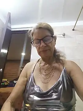 Snapshot of MaryeLunna chatting on 6, 7, 2026 MaryeLunna online show from 6, 7, 2026