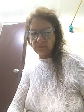 Snapshot of MaryeLunna chatting on 11, 10, 2025 MaryeLunna online show from 11, 10, 2025