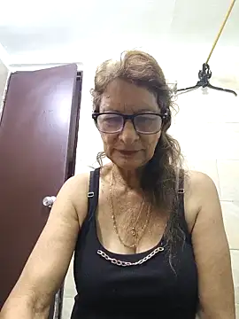 Snapshot of MaryeLunna chatting on 11, 11, 2025 MaryeLunna online show from 11, 11, 2025