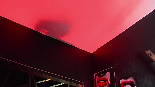 EmilyDuran  online show from 11, 4, 2026