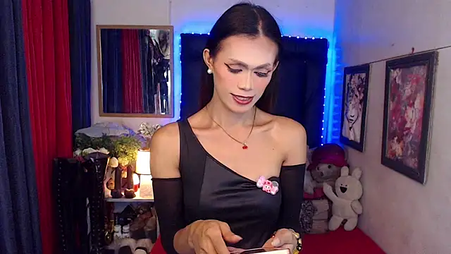 Ivory katt online show from 6, 10, 2025