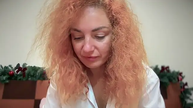 Snapshot of Reddgiirl chatting on 30, 11, 2025 Reddgiirl online show from 30, 11, 2025