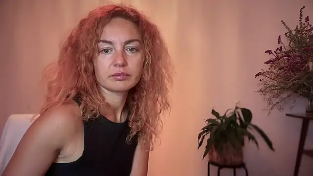 Snapshot of Reddgiirl chatting on 30, 10, 2025 Reddgiirl online show from 30, 10, 2025