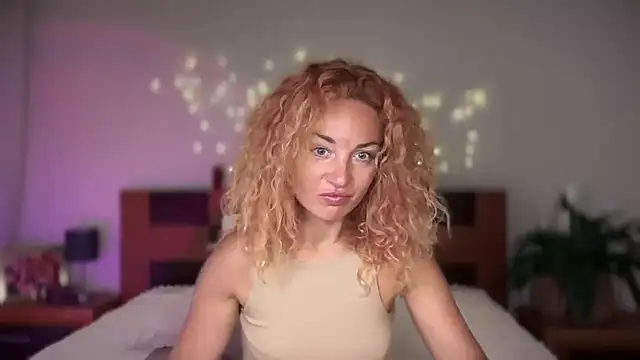 Snapshot of Reddgiirl chatting on 17, 6, 2026 Reddgiirl online show from 17, 6, 2026