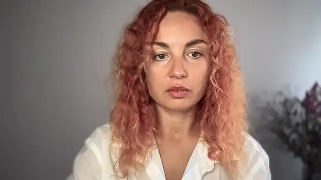 Snapshot of Reddgiirl chatting on 21, 10, 2025 Reddgiirl online show from 21, 10, 2025