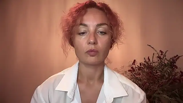 Snapshot of Reddgiirl chatting on 18, 10, 2025 Reddgiirl online show from 18, 10, 2025