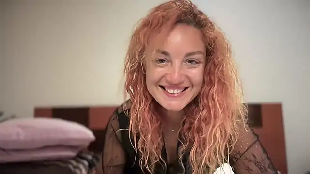 Reddgiirl online show from 12, 4, 2026