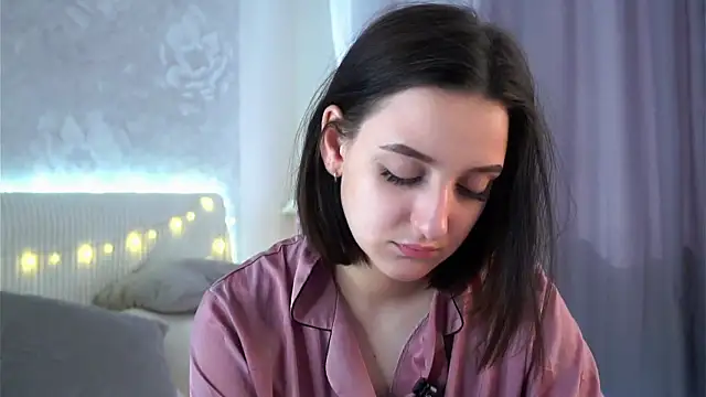 FalineBeacher online show from 12, 4, 2026