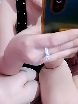 Snapshot of linhbe96xxx chatting on 13, 10, 2025 linhbe96xxx online show from 13, 10, 2025