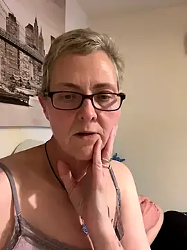 Curvy-Jinx online show from 8, 11, 2025