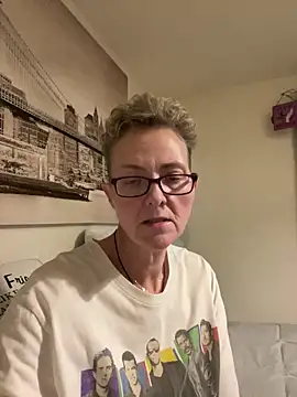 Curvy-Jinx online show from 15, 1, 2026