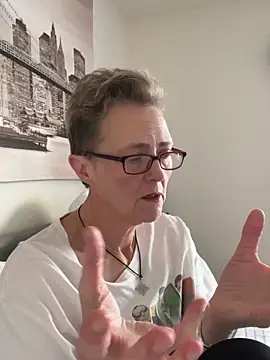 Curvy-Jinx online show from 13, 2, 2026