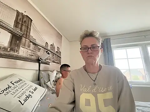 Curvy-Jinx online show from 20, 4, 2026