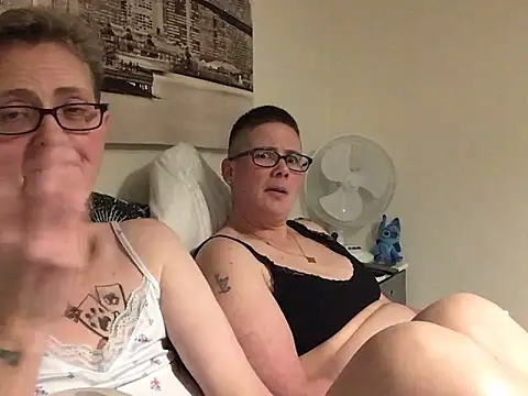 Curvy-Jinx online show from 7, 2, 2026