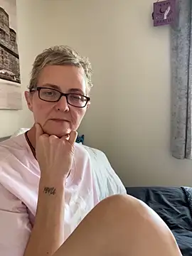 Curvy-Jinx online show from 17, 11, 2025