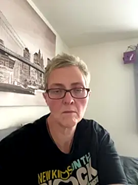 Curvy-Jinx online show from 11, 11, 2025