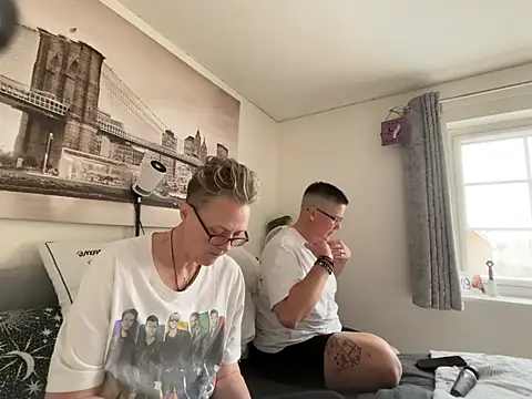 Curvy-Jinx online show from 11, 6, 2026