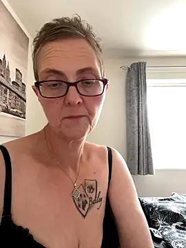 Curvy-Jinx online show from 8, 10, 2025