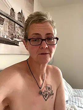 Curvy-Jinx online show from 5, 11, 2025