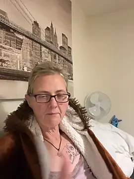 Curvy-Jinx online show from 10, 11, 2025