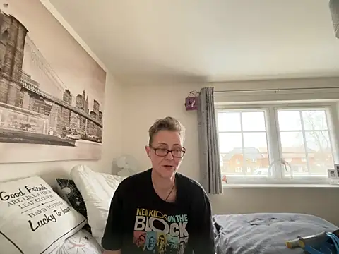 Curvy-Jinx online show from 12, 3, 2026