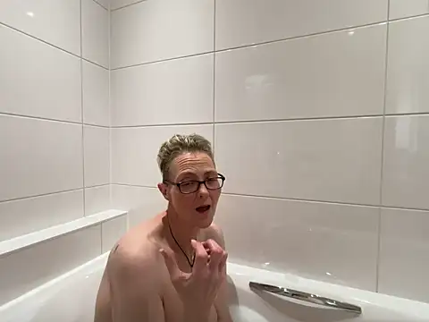 Curvy-Jinx online show from 9, 4, 2026