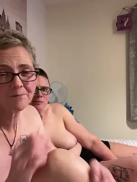 Curvy-Jinx online show from 3, 12, 2025