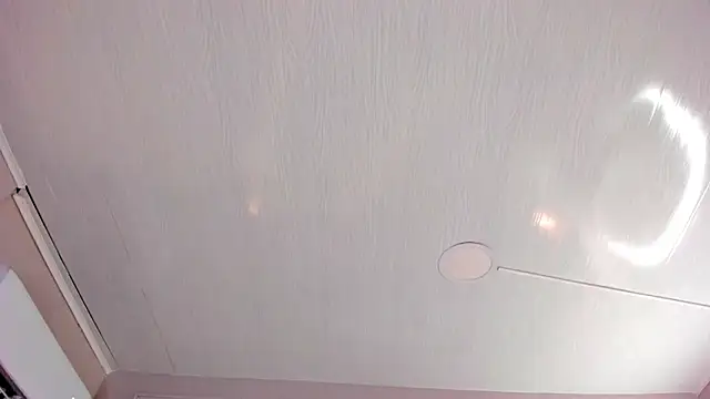 mia kisses2 online show from 14, 4, 2026