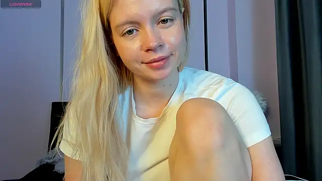 AlisaGoldie online show from 28, 9, 2025