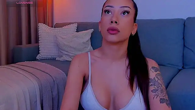 AlessandraCrystal online show from 2, 12, 2025